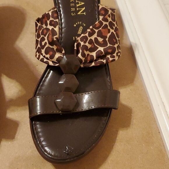 NWT Italian Shoemakers brown animal print wedge sandals size 8.5 - Picture 3 of 9